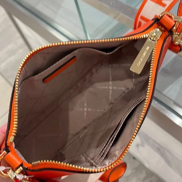 MICHAEL KORS JET SET TRAVEL SMALL SHOULDER CROSSBODY BAG WITH TECH ATTCH AIRPOD - Picture 3 of 16